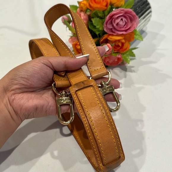 Authentic Louis Vuitton Keepal Bandolier strap with shoulder pad - Picture 1 of 9